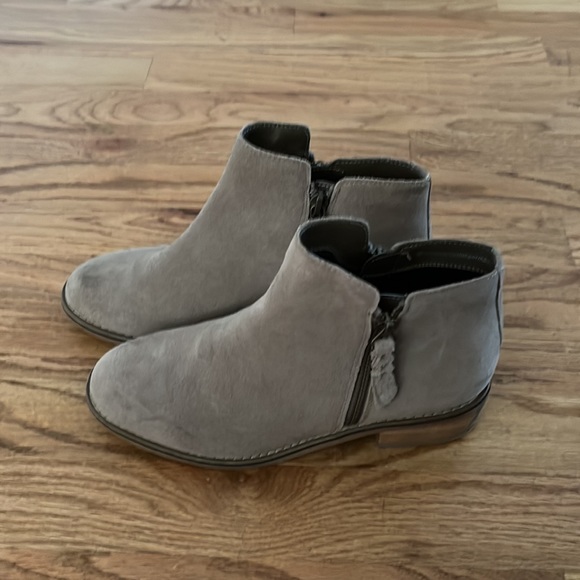 Very gently used BLONDO waterproof boots - Picture 6 of 11